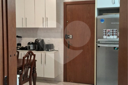 Apartamento a venda na Aclimação com 4 dormitórios e 2 vagas.
