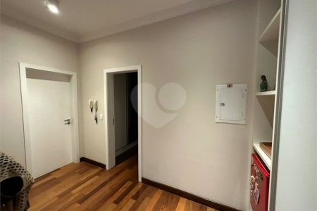Casa a venda no condomínio Damha II
