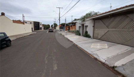Casa à venda com 3 quartos, sendo 1 suíte, em Jardim Santa Paula, São Carlos, SP