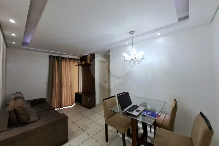 Apartamento com 02 quartos MOBILIADO com varanda e lazer !