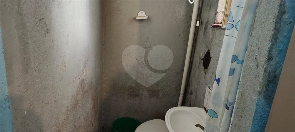 Casa com 150m² , 1 dormitório , 1 vaga de garagem , precisando de reforma , `venda na Penha.