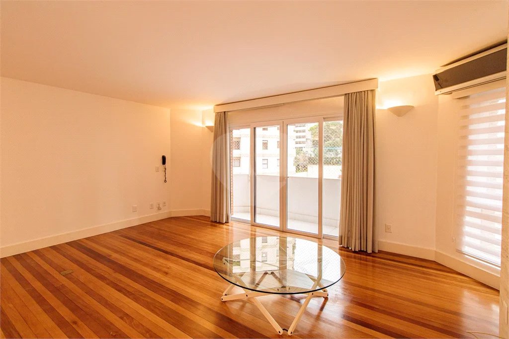Apartamento à venda no Jardim América 2 Suítes e 3 vagas - 157 m²