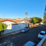 ?Oportunidade Única em São Carlos: Salão Comercial + Casa Independente nos Fundos – Ideal para Investidores!