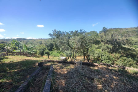 Área rural em Piracaia com 3.289 metros, ótima para chácara, as margens do rio Cachoeira