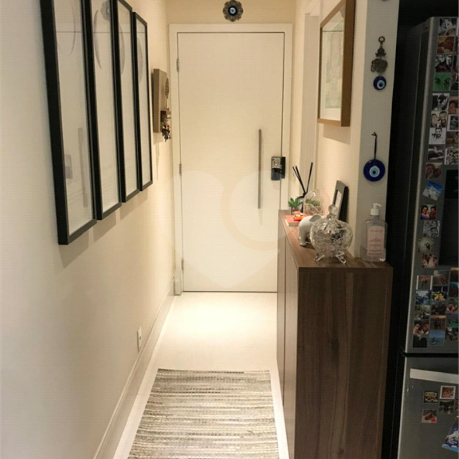 Apartamento com 3 dormitórios podendo ser revertido para 04 dormitórios, lindíssimo e reformado recentemente.