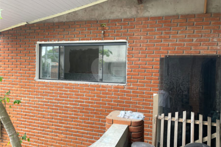 Casa com 68m², 3 dormitórios, 2 vagas, à venda em Jardim Vista Alegre.