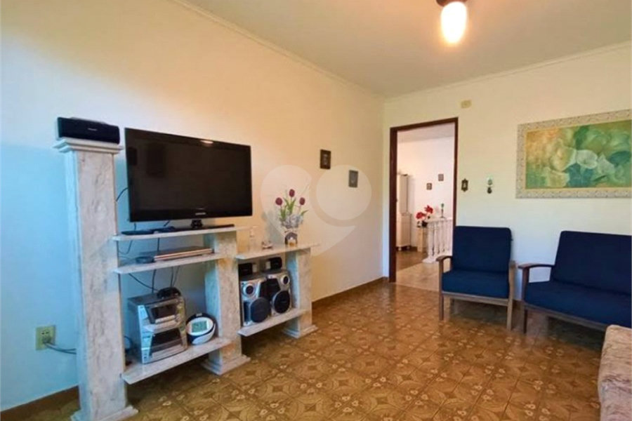 Sobrado à venda 241m² na Vila Mariana 04 dormitórios, 01 suíte e 03 vagas.