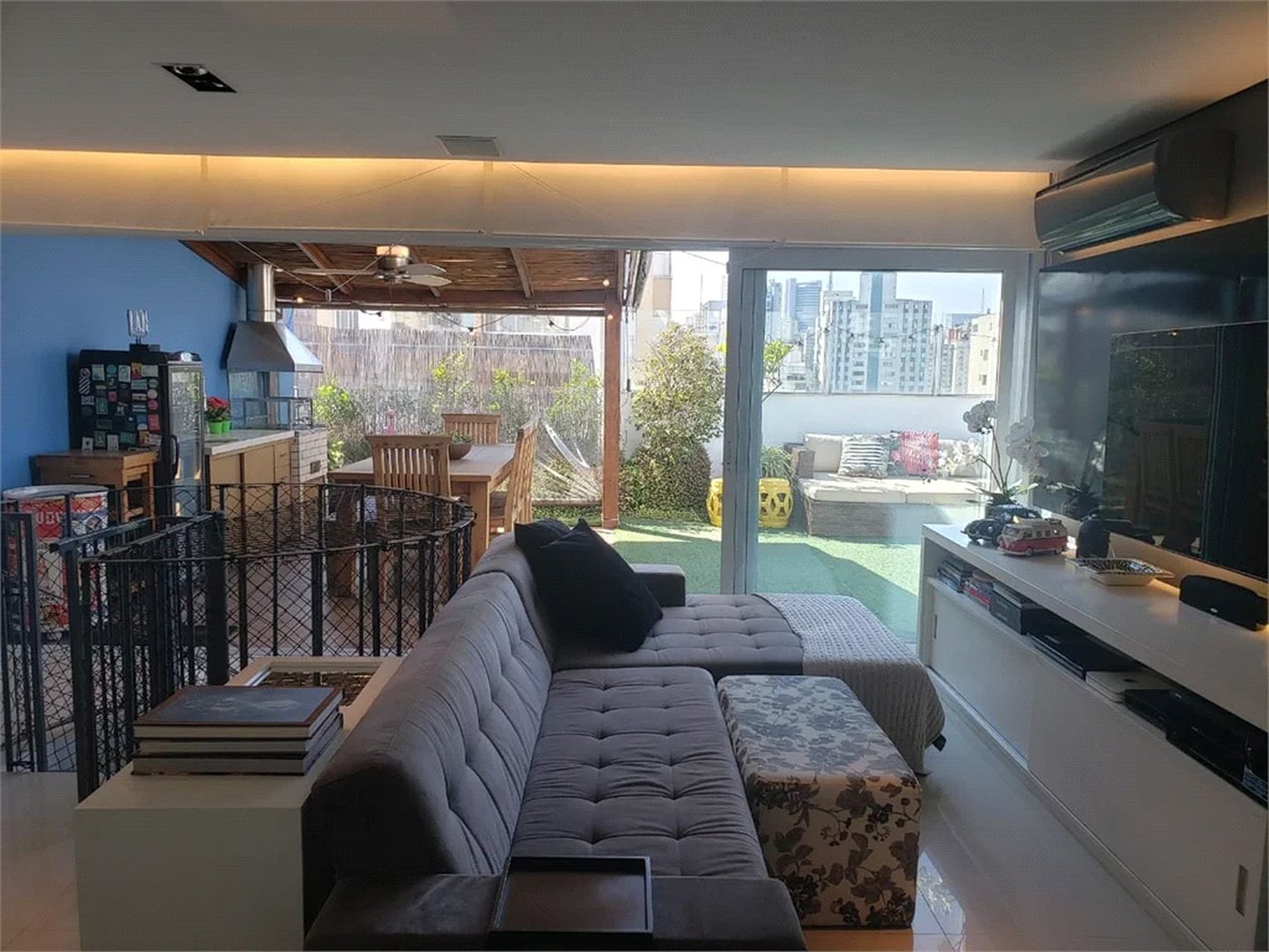 Cobertura à venda com 3 quartos, sendo 1 suíte, em Pinheiros, São Paulo, SP