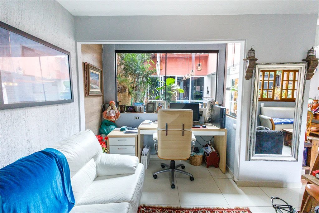 Casa à venda com 4 quartos, sendo 2 suítes, em Brooklin, São Paulo, SP