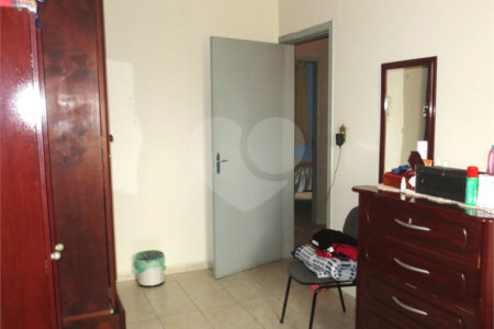 Sobrado Cial/Residencial à venda no Cambuci-220m2 construídos - 4 Quartos/12 vagas na garagem