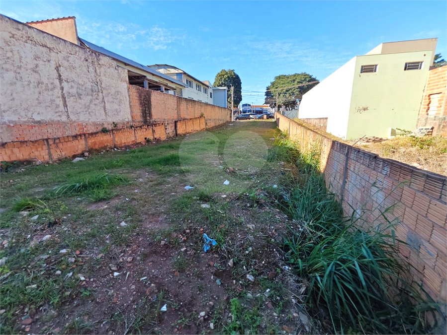 Oportunidade Comercial: Terreno de 525m² em Localização Estratégica no Parque Sissi!