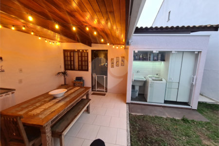 CASA A VENDA EM CONDOMINIO FECHADO RESIDENCIAL BELL PARK, JARDIM UIRA, 2 DORMITORIOS SENDO 1 SUÍTE,
