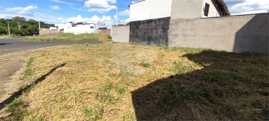 Terreno à Venda em São Carlos, no bairro Parque dos Flamboyants