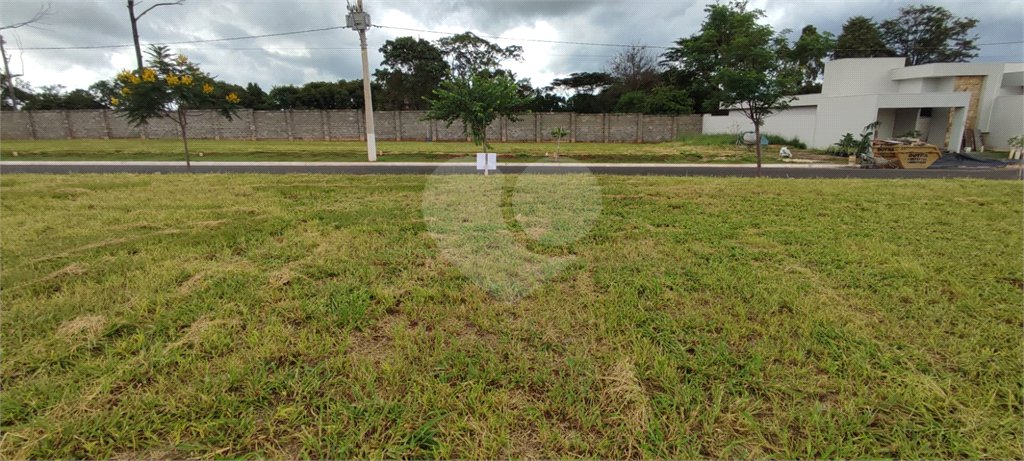 Terreno à Venda em São Carlos, no bairro Residencial Samambaia