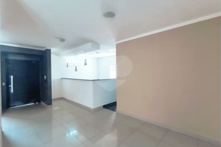 Casa com Suíte Master, Closet, Piscina e Espaço Gourmet Próxima ao Parque Ecológico- 03 quartos -com quintal
