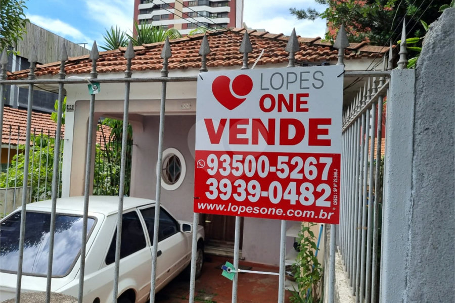 Casa na Vila Madalena com 240 metros quadrados de terreno