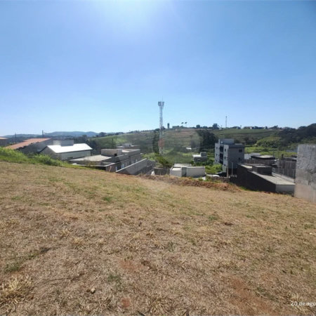 Terreno em Atibaia com 195 metros, pronto para construir, ao lado de supermercado e diversos comércios