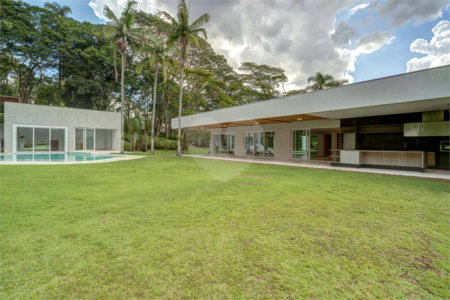 Casa à venda ou para alugar com 4 suítes no condomínio Chácara Flora, São Paulo - SP
