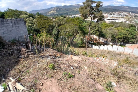 Terreno com 1000 m² à venda no Jardim Estância Brasil, com vista para a Pedra Grande