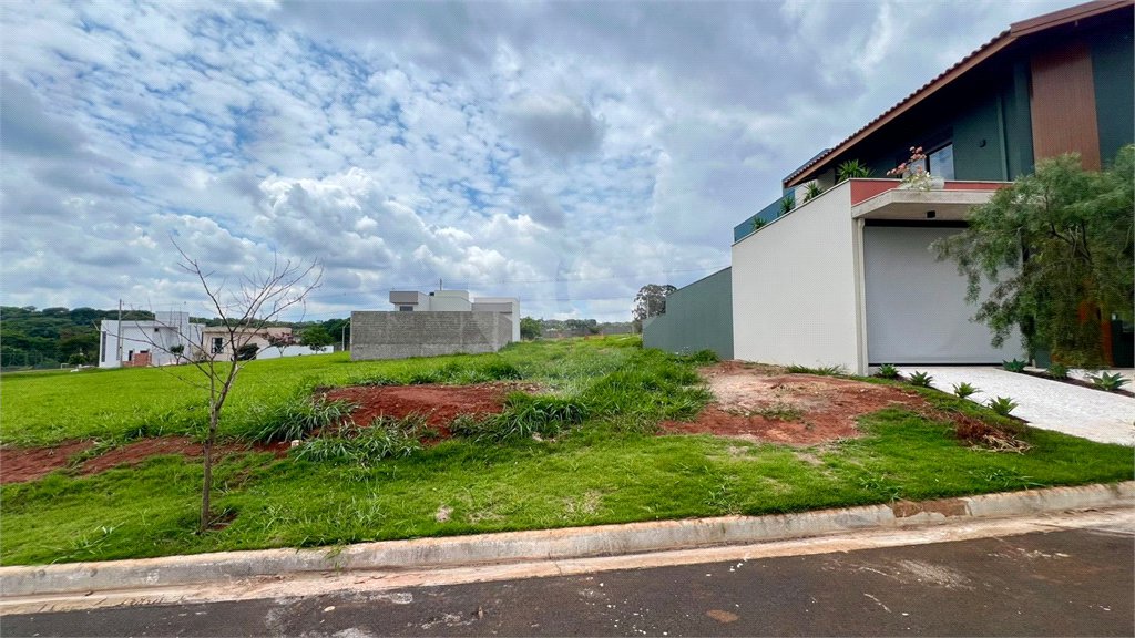 Lote à Venda – Condomínio Recanto do Sabiá