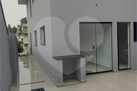 Sobrado novo no bairro Jardim Maristela em Atibaia