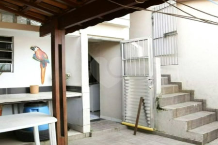 Casa com 120m² , 4 dormitórios , sendo 1 suíte , 3 vagas de garagem , à venda no Jabaquara.