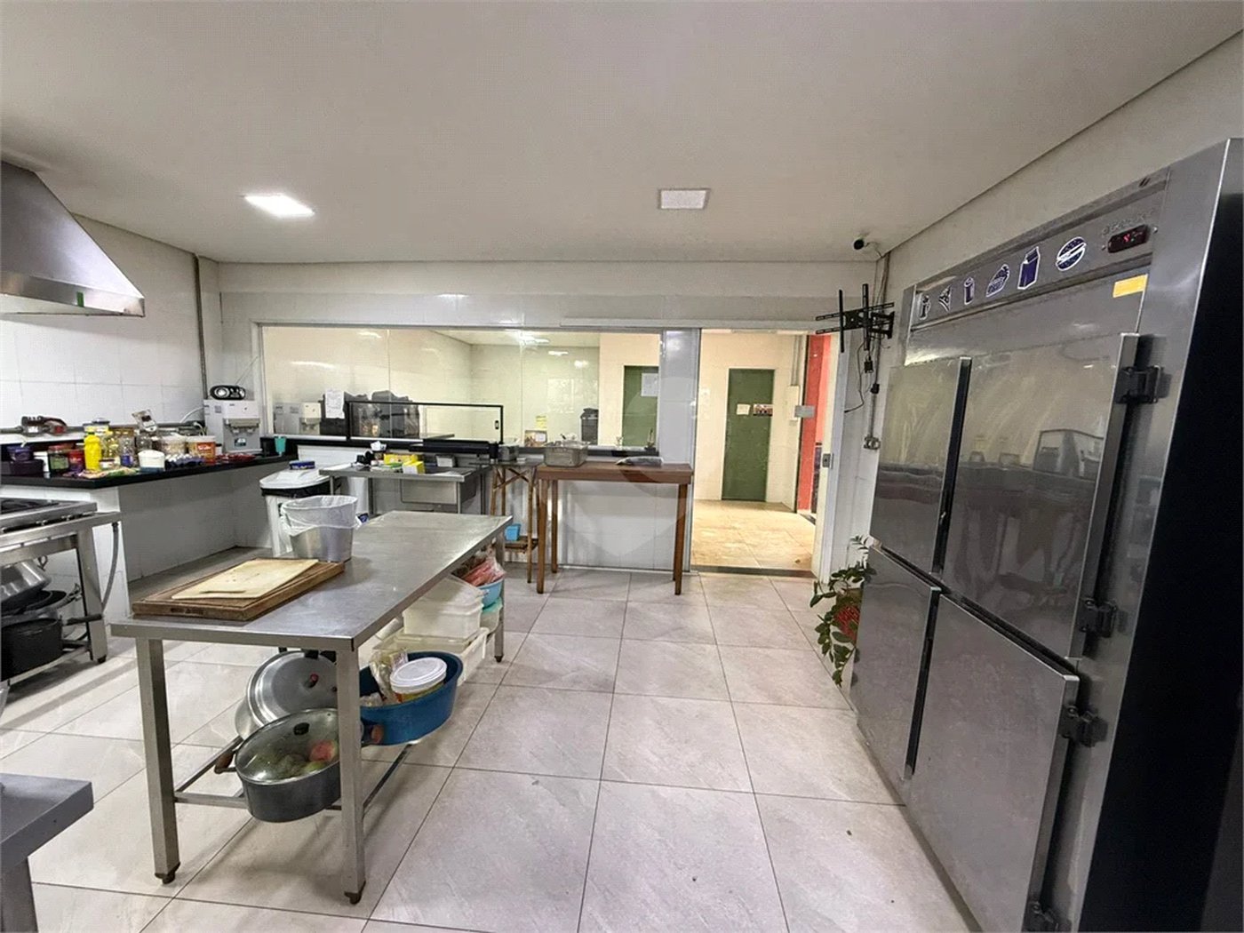 Chácara no Unileste, com espaço para eventos e cozinha industrial, na modalidade porteira fechada,