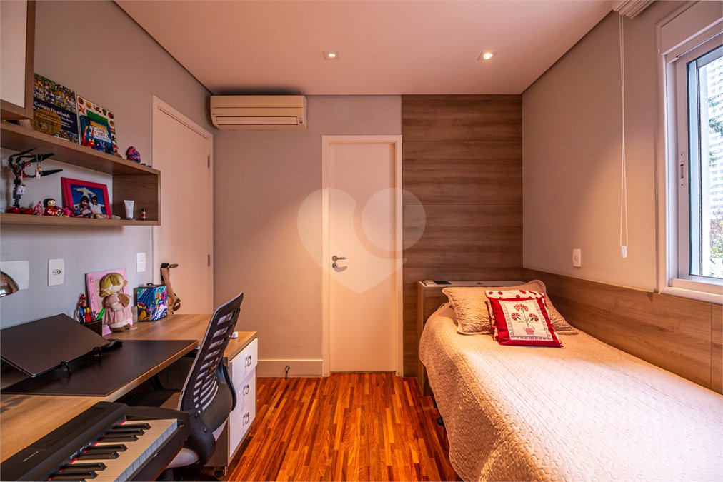Apartamento Campo Belo à Venda 274 m² 4 Suítes 4 Vagas com Clima de Casa e Vista Verde