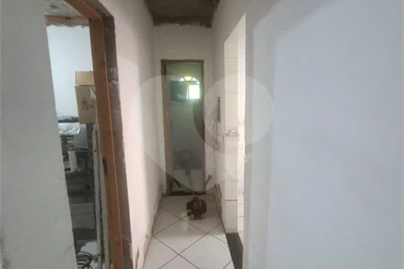 CASA LINEAR PRECISANDO DE REFORMA, 2 QUARTOS COM SUÍTE À VENDA, 121M² DE AREA CONSTRUIDA- CAMPO GRANDE