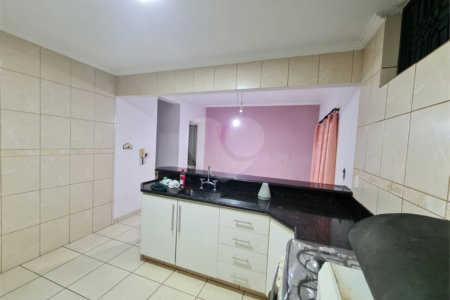 Casa sobrado para venda no Jardim das Torres