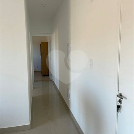 Apartamento com 02 Dormitórios á venda, em Araraquara-SP.