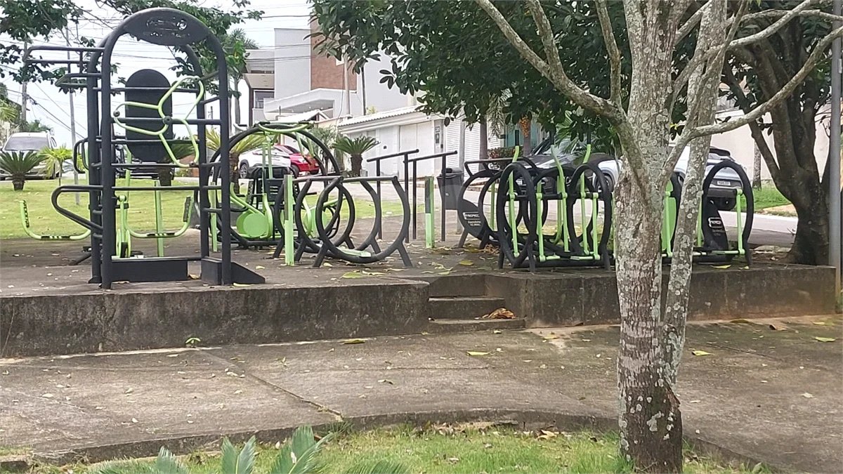 CONDOMÍNIO VALE DAS PALMEIRAS - CASA 3 QTOS + SUITE + PISCINA + GARAGEM 4 CARROS + ENERGIA SOLAR