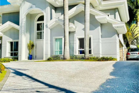 Belíssima casa à venda com 700 m² no Condomínio Tamboré, em Alphaville!!!
