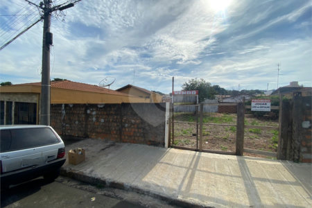 Terreno com 500,00 m² de área total.