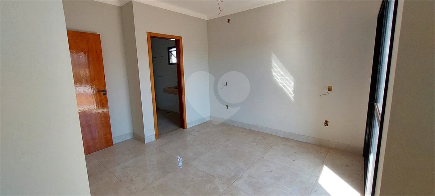 Casa à venda com 3 quartos, sendo 1 suíte,  no condomínio Residencial Mônaco, Piracicaba - SP