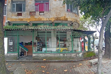 2 CASAS E UMA LOJA Á VENDA NA ESQUINA DA RUA ARICURI COM A RUA CAMPO ALEGRE – R$ 1.200.000,00!