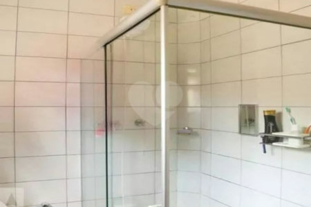 Casa com 120m² , 4 dormitórios , sendo 1 suíte , 3 vagas de garagem , à venda no Jabaquara.