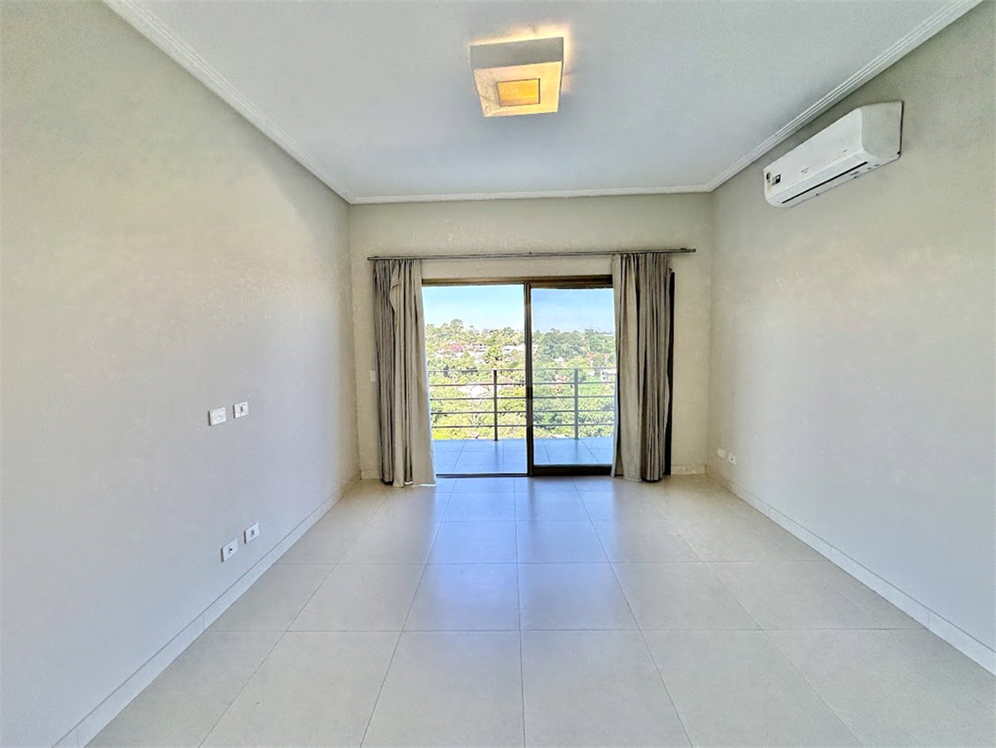 Casa á venda - Granja Viana