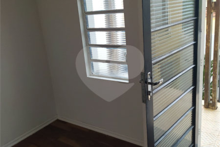 Casa térrea para venda ou locação no bairro Vila Costa do Sol.