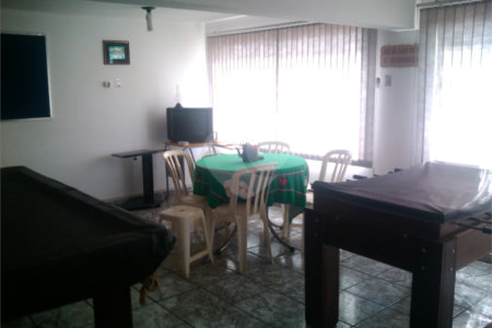 Sobrado com salão comercial na Sallum.