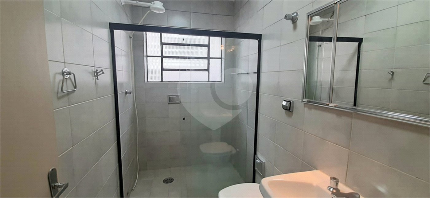 Sobrado amplo com 3 quartos, suíte e quintal para venda no Tremembé !!!