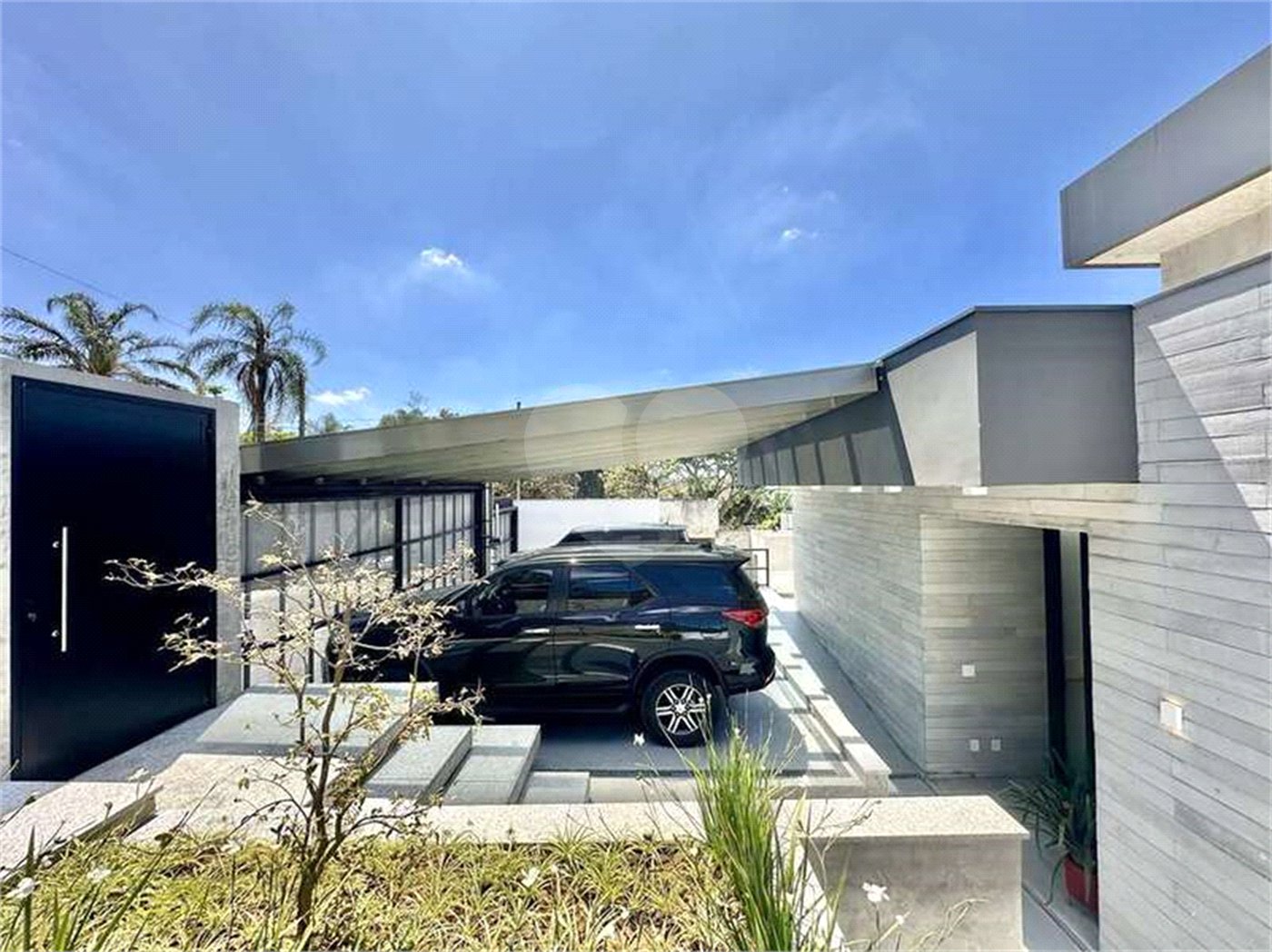 Casa Contemporânea e Mobiliada no Condomínio Palos Verdes – A Essência do Alto Padrão na Granja Viana – 7 suítes, 4 pavimentos com elevador