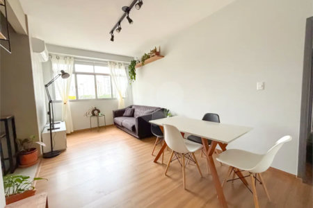 Apartamento de 80m² a venda e locação em Moema - 02 dorm, 02 Banheiros 01 Vaga