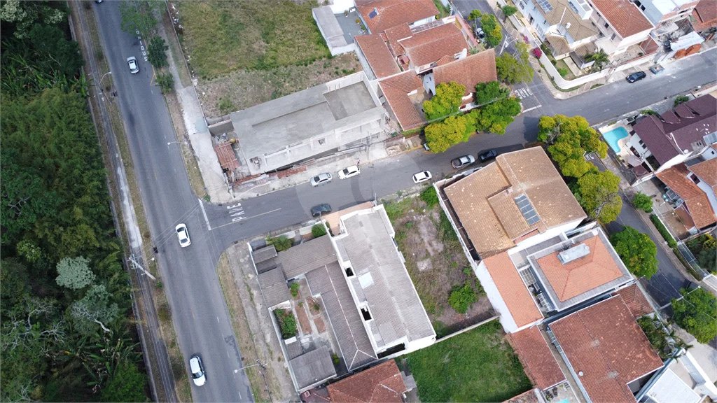 Terreno 300m² à Venda próximo ao centro á poucos metros da Avenida Champagnat