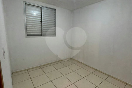 Apartamento no Condomínio Mont Everest .