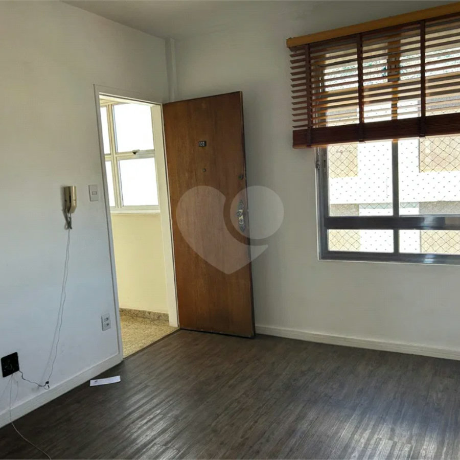 Onde o sossego encontra a praticidade: Seu novo refúgio no Planalto Paulista!Andar alto,vista privilegiada, 2 dormitorios,1 sala,cozinha e banheiro,SEM VAGA.