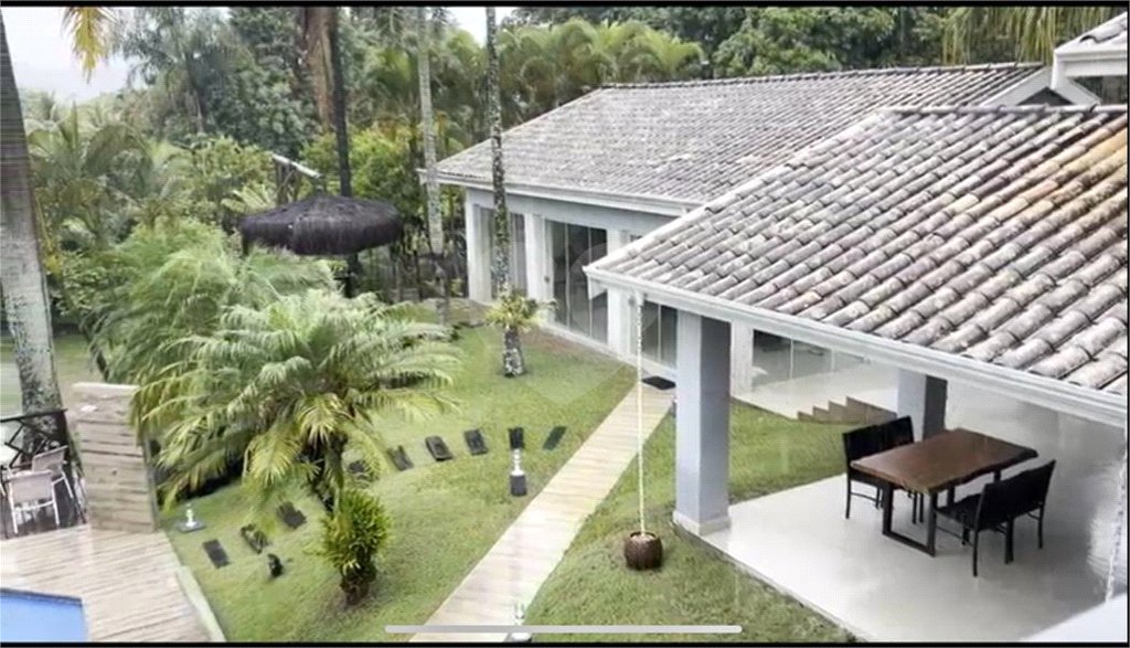 Chácara no Condomínio Vale das Laranjeiras em Indaiatuba SP - Venda - R$ 3,600.000,00 - Locaçao - R$ 30.000,00 mais encargos - Linda, espaçosa, aconchegante, acabamento de alto padrão em rua tranquila e arborizada, em um dos Condomínios mais valorizados de Indaiatuba. Com fácil acesso as principa