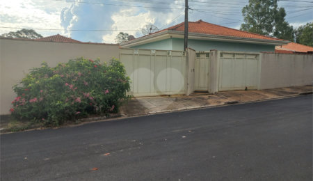 Casa Térrea à venda com 3 quartos, sendo 1 suíte,  em Parque dos Timburis, São Carlos, SP