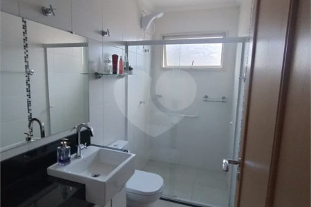 Apartamento em Atibaia com 2 dormitórios (1 suíte), 2 vagas de garagem, elevador, salão de festas, excelente localização