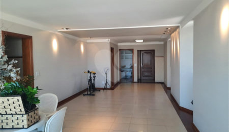 Apartamento à venda com 3 quartos, sendo 1 suíte,  no Centro, São Carlos, SP